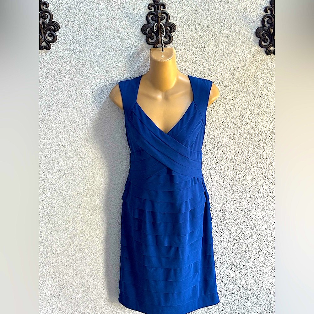 Jones Wear | Blue |Sheath Bandage:Cocktail Dress | V-Neck Sleeveless. Size: (8)